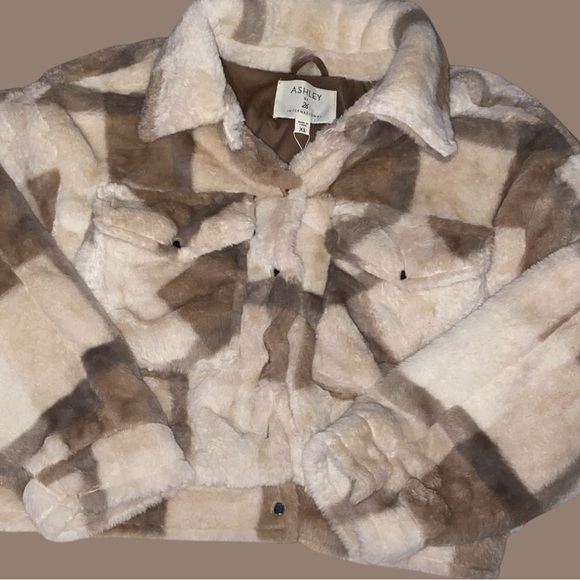 NWT ASHLEY BY 26 INTERNATIONAL FAUX FUR CAMEL PLAID PATTERN CROPPED JACKET•S/XL - Picture 4 of 11